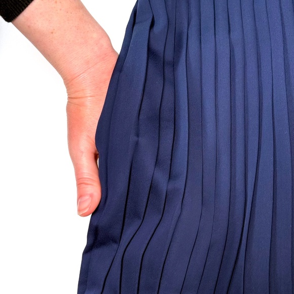 ModCloth Just My Typist Pleated Shirtdress Navy Pockets Size 6 Retail $99 💙👗✨ - Picture 10 of 16